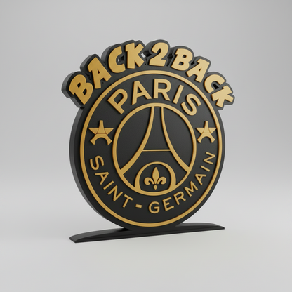 Figurine 3D logo d'équipe de football, deux modèles personnalisés par Customcréa3D, détails visibles en plastique ou résine.